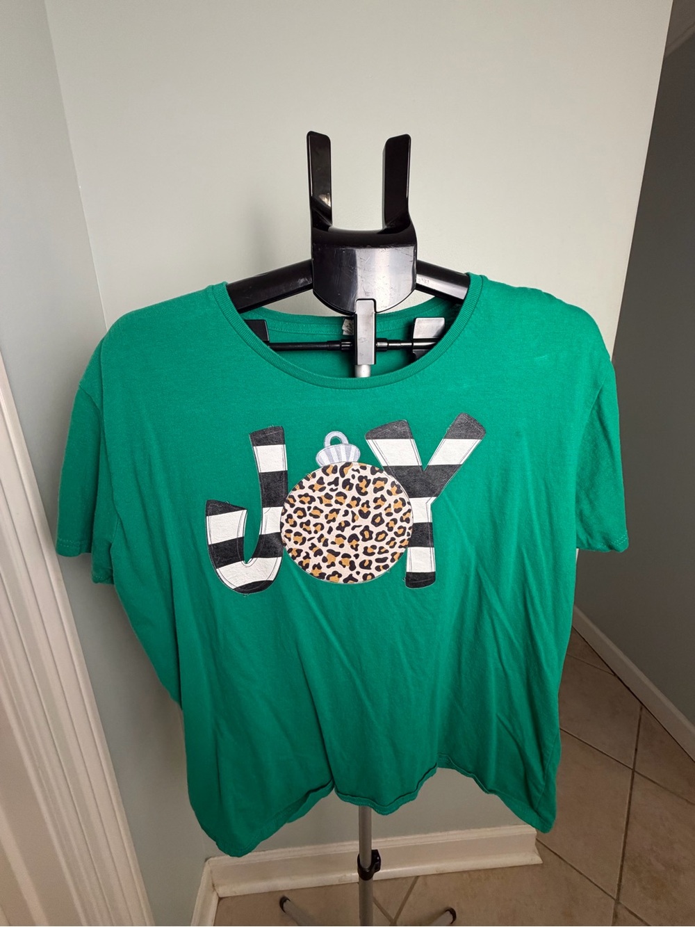 Anvil Green Christmas Joy Leopard Buffalo Plaid Graphic Tee XXL
